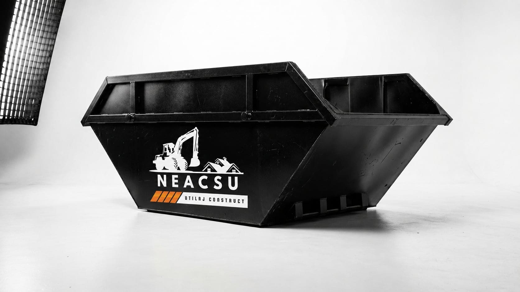 Container moloz branduit Neacșu Construct, pregătit pentru livrare în București și Ilfov
